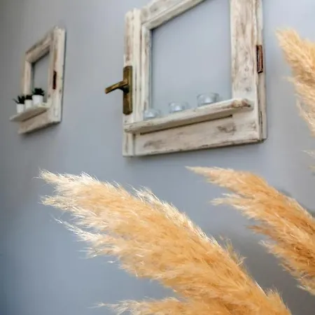 θἔρως شقة *